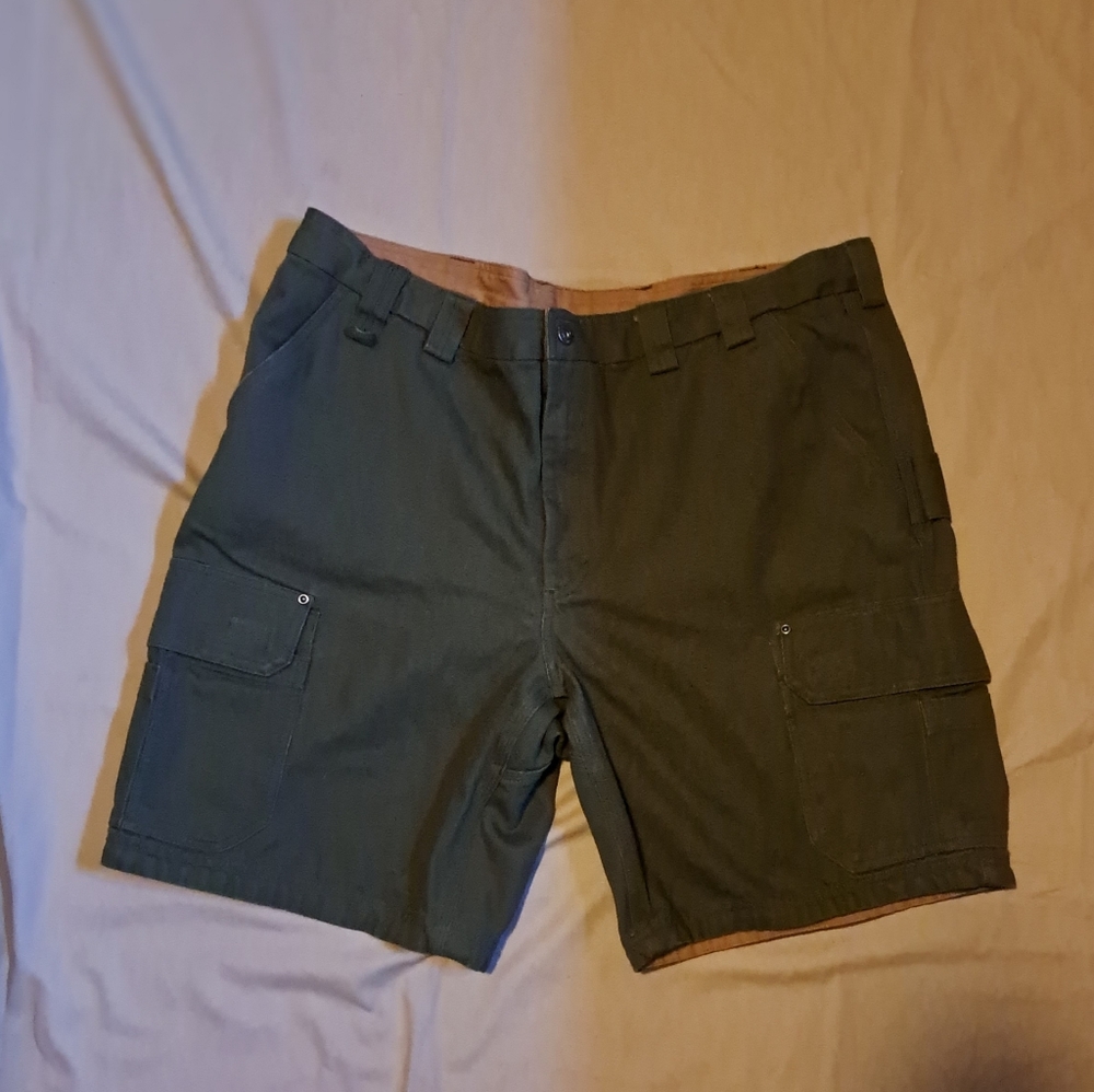 Duluth carpenter shorts size 44